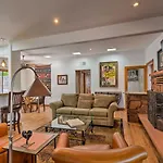 Peaceful Sedona Getaway With Patio, Grill And Views!